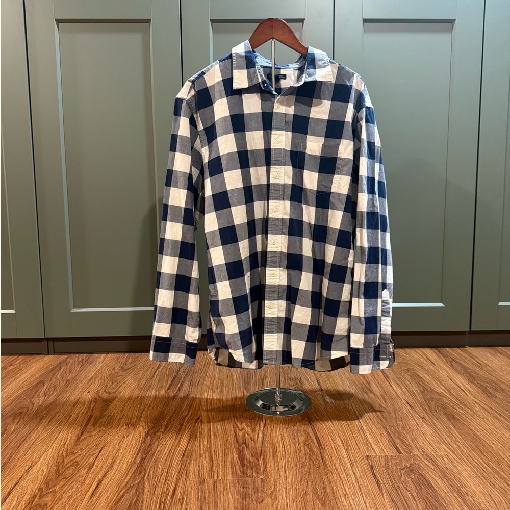 GAP Men's Navy and White Plaid Shirt